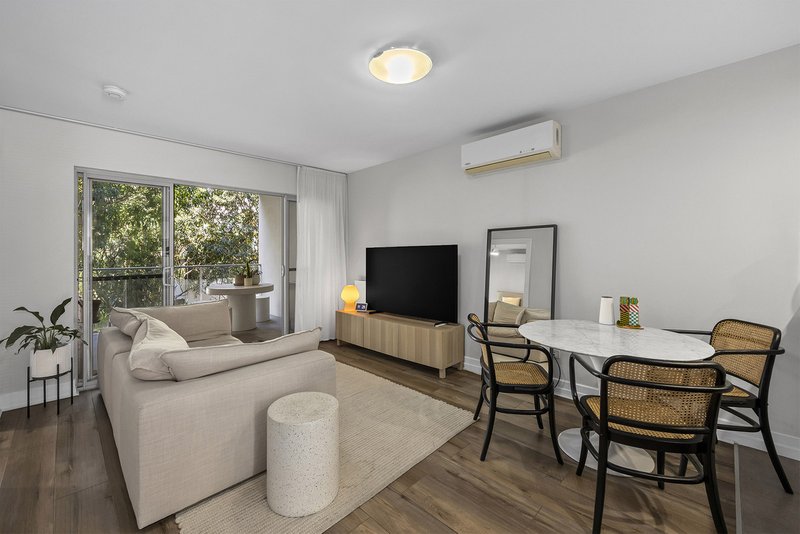 Photo - 10/11 Stephens Street, Morningside QLD 4170 - Image 2