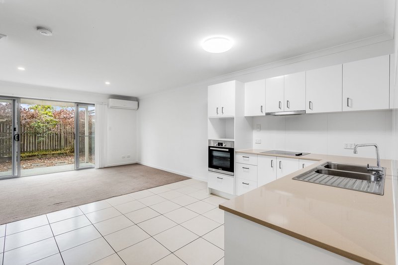 Photo - 10/11 Thistledome Street, Morayfield QLD 4506 - Image 3