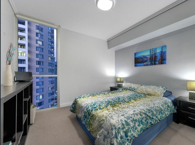 Photo - 1011/108 Albert Street, Brisbane City QLD 4000 - Image 4