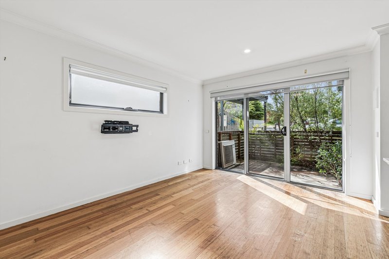 Photo - 101/12 Alfrick Road, Croydon VIC 3136 - Image 4