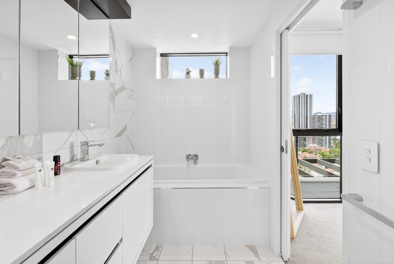 Photo - 101/18 Chelsea Avenue, Broadbeach QLD 4218 - Image 11