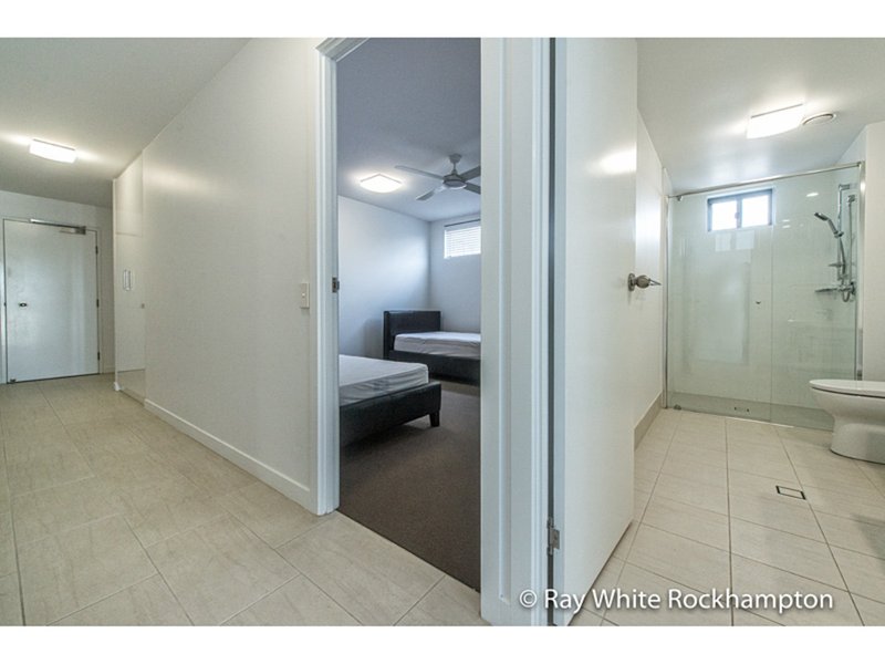 Photo - 101/2-4 Victoria Parade, Rockhampton City QLD 4700 - Image 16