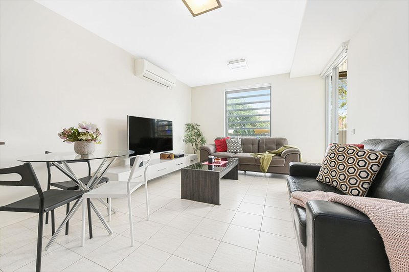 Photo - 101/2 Cedar Street, Caulfield South VIC 3162 - Image 2