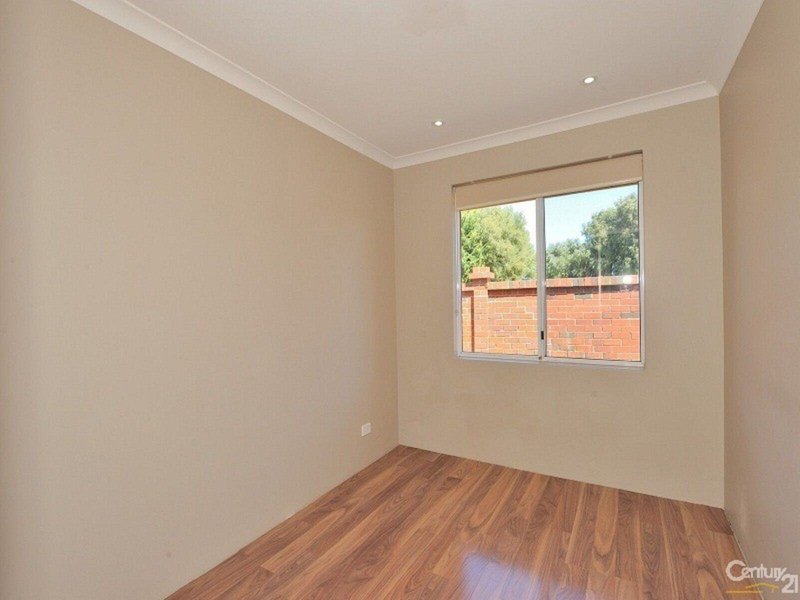 Photo - 10/12 Mcnicholl Street , Rockingham WA 6168 - Image 11