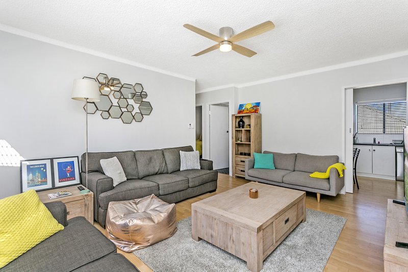 Photo - 10/12 Moseley Street, Glenelg SA 5045 - Image 4