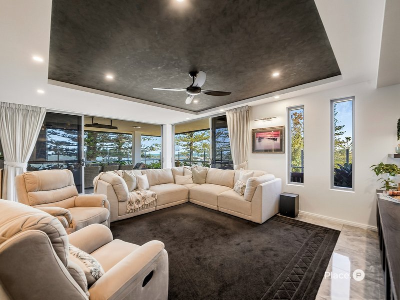 Photo - 101/2 Prince Edward Parade, Redcliffe QLD 4020 - Image 7