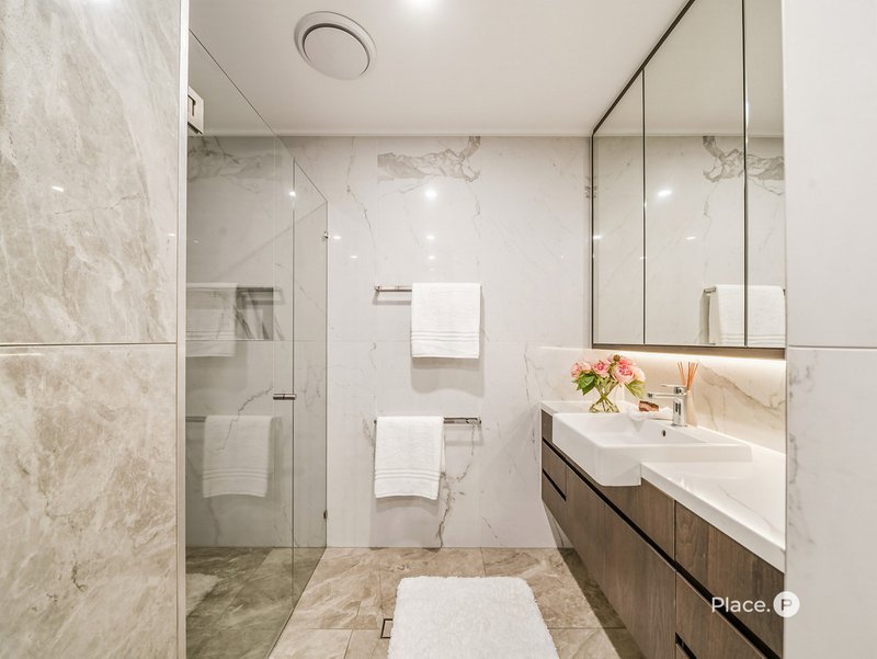 Photo - 101/2 Prince Edward Parade, Redcliffe QLD 4020 - Image 25
