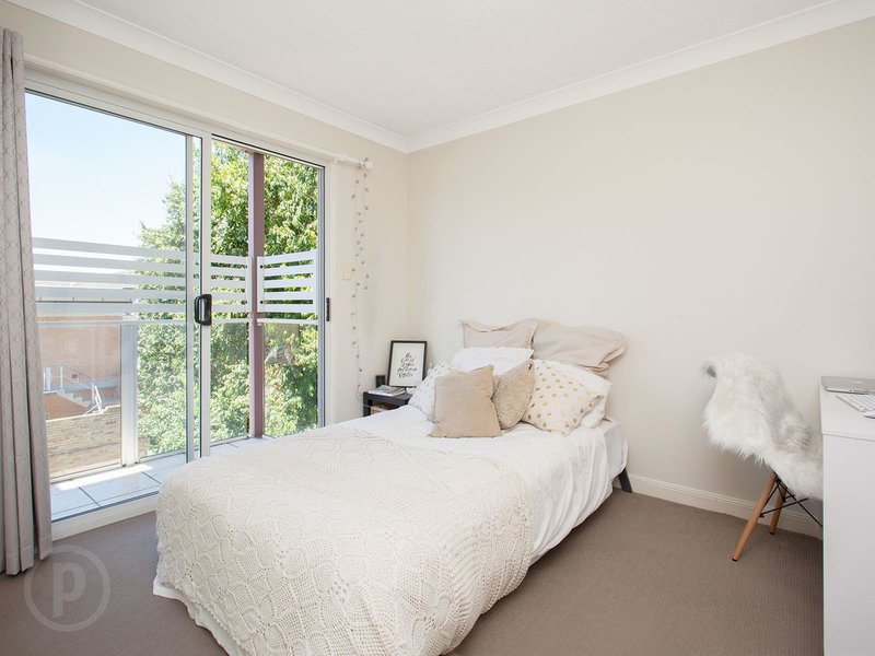 Photo - 10/12 Salstone Street, Kangaroo Point QLD 4169 - Image 6