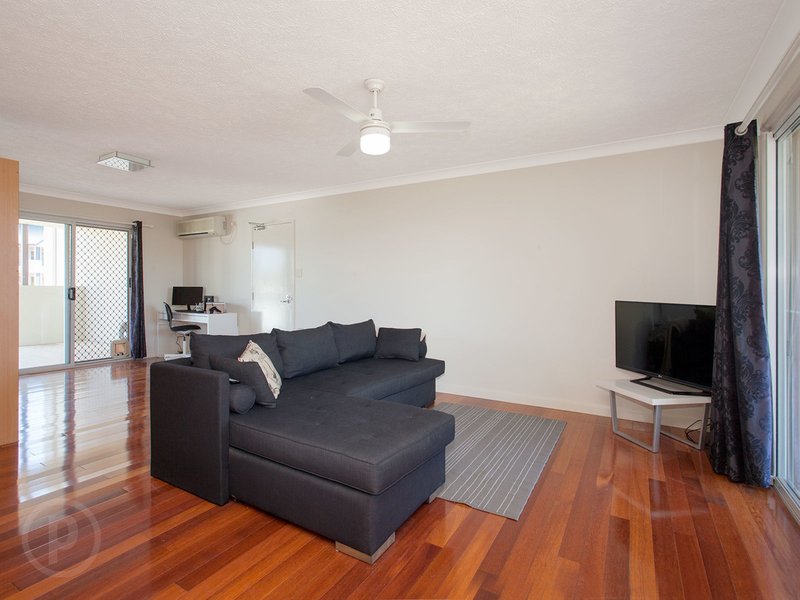 Photo - 10/12 Salstone Street, Kangaroo Point QLD 4169 - Image 11