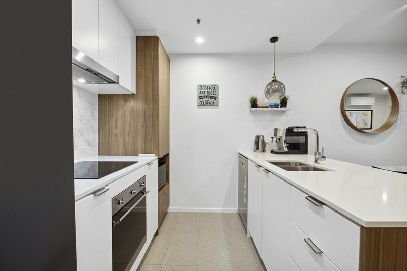 Photo - 1012/15 Bowes Street, Phillip ACT 2606 - Image 5