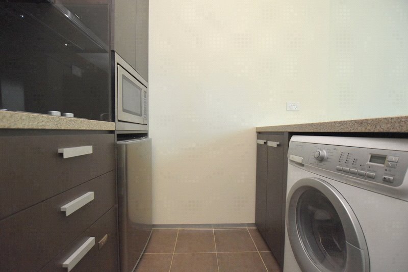 Photo - 1012/181 Abeckett Street, Melbourne VIC 3000 - Image 4