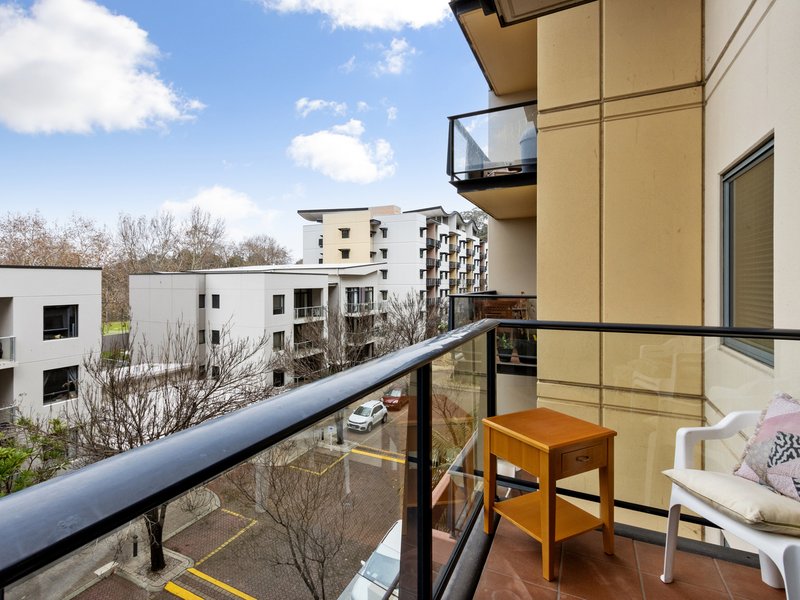 Photo - 10/122 Mounts Bay Road, Perth WA 6000 - Image 11