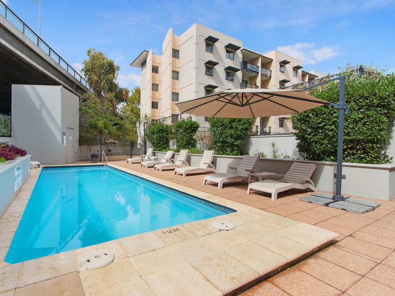 Photo - 10/122 Mounts Bay Road, Perth WA 6000 - Image 17