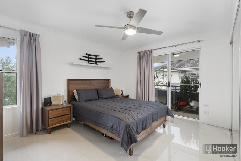 Photo - 1012/33 Clark Street, Biggera Waters QLD 4216 - Image 7