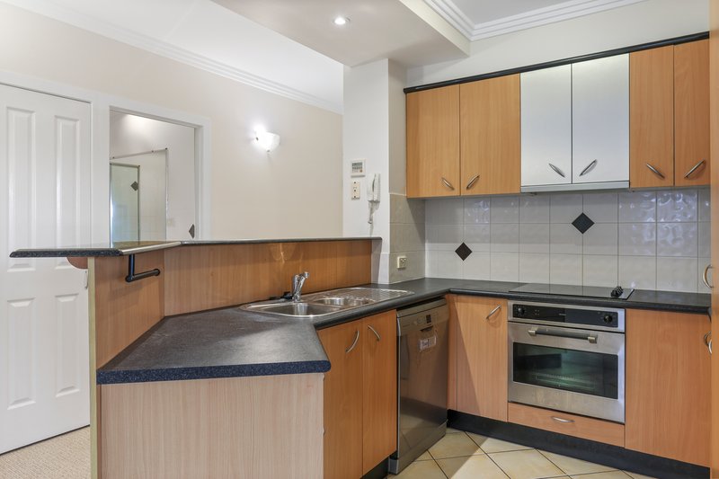 Photo - 10/124 Sydney Street, New Farm QLD 4005 - Image 3