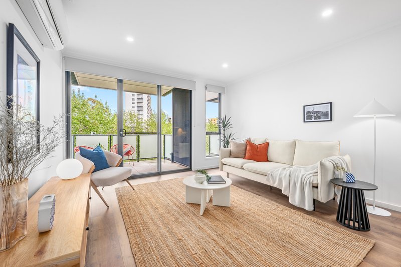 Photo - 10/128 Easty Street, Phillip ACT 2606 - Image 2