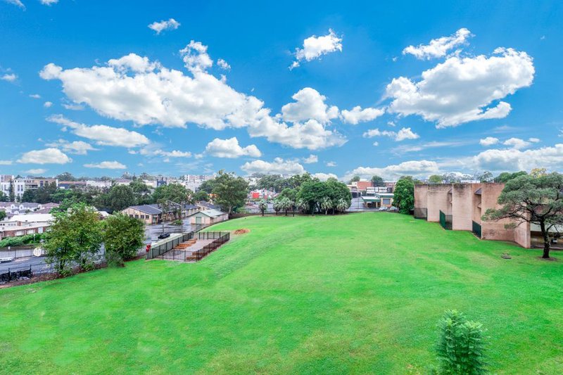 Photo - 10/13-19 Seven Hills Road, Baulkham Hills NSW 2153 - Image 2