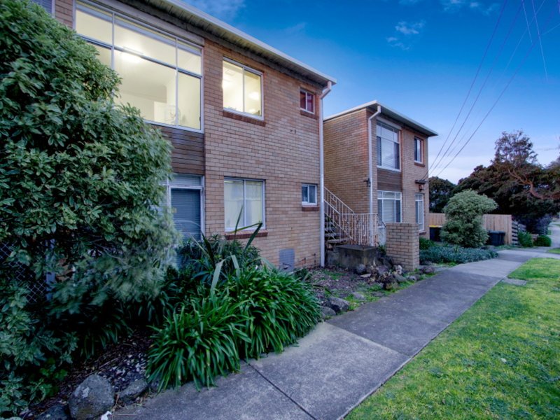 Photo - 10/13 Cliff Road, Frankston VIC 3199 - Image 2