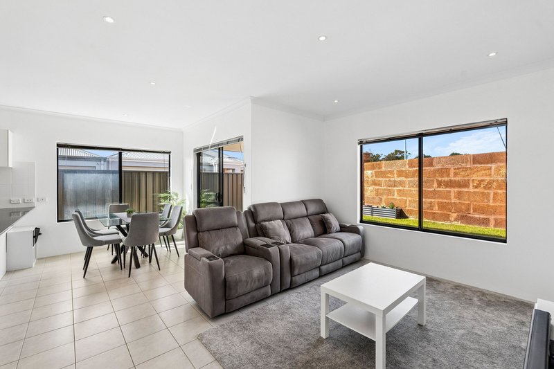 Photo - 10/14 Wallangarra Road, Carramar WA 6031 - Image 20