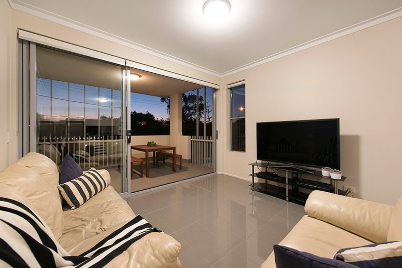 Photo - 101/441 Hawthorne Road, Bulimba QLD 4171 - Image 3