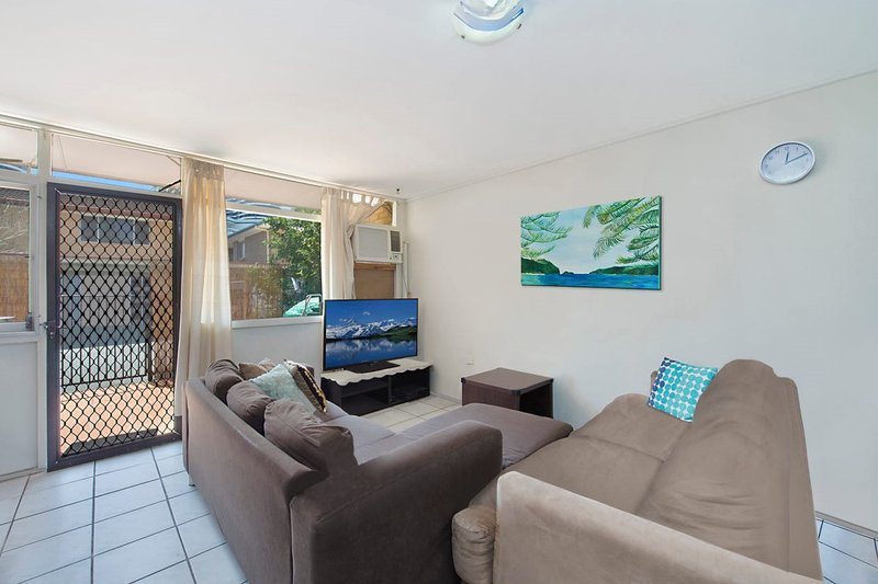Photo - 10/15-17 George Avenue, Broadbeach QLD 4218 - Image 3