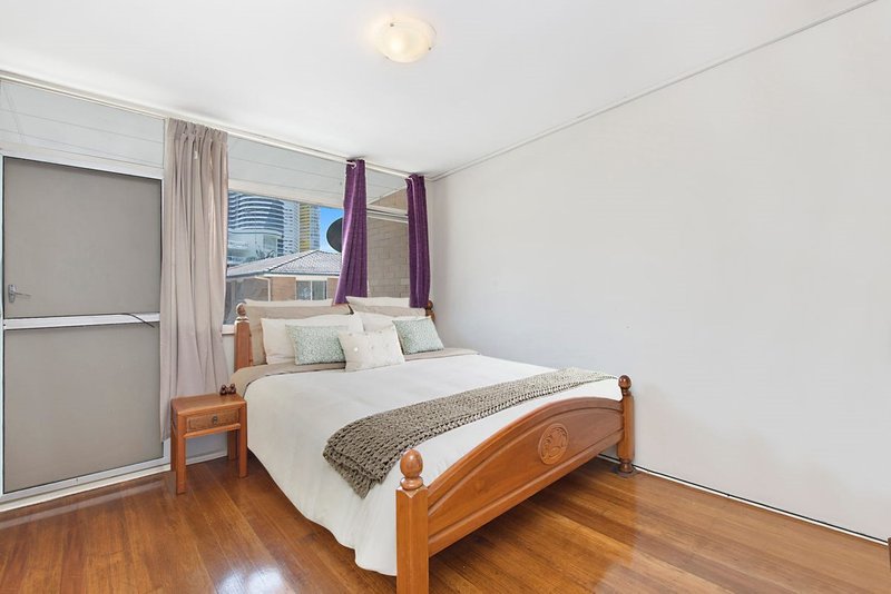 Photo - 10/15-17 George Avenue, Broadbeach QLD 4218 - Image 4