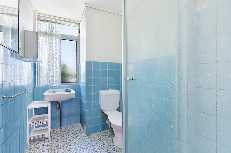 Photo - 10/15-17 George Avenue, Broadbeach QLD 4218 - Image 6
