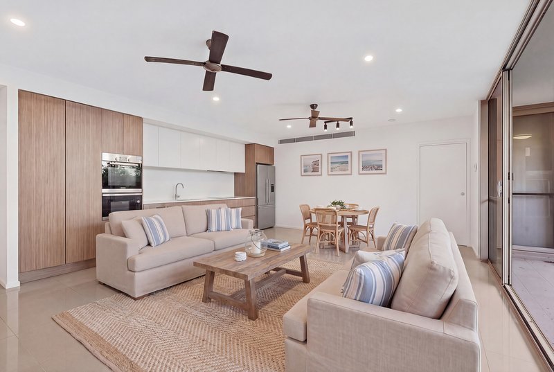 Photo - 101/5 Chester Terrace, Southport QLD 4215 - Image 2