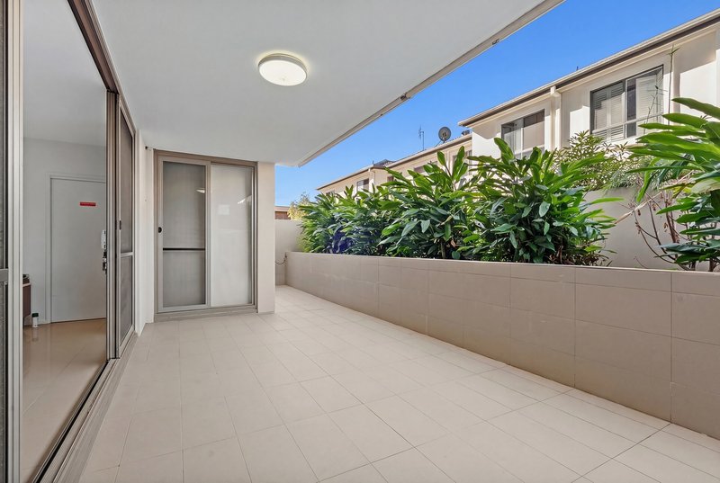 Photo - 101/5 Chester Terrace, Southport QLD 4215 - Image 10