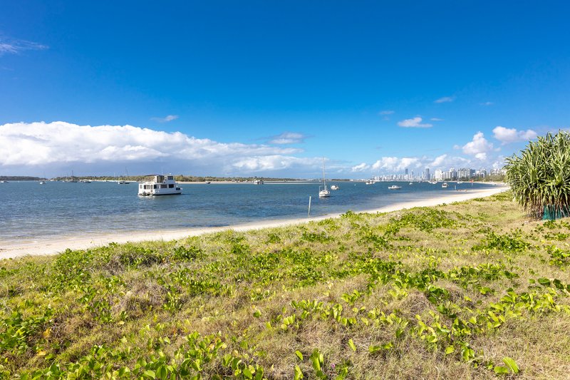 Photo - 101/5 Chester Terrace, Southport QLD 4215 - Image 15