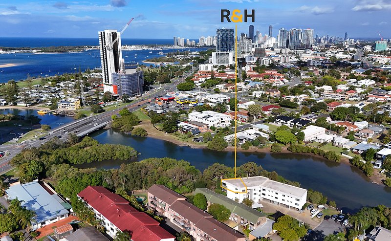 Photo - 10/15 Huth Street, Labrador QLD 4215 - Image 1