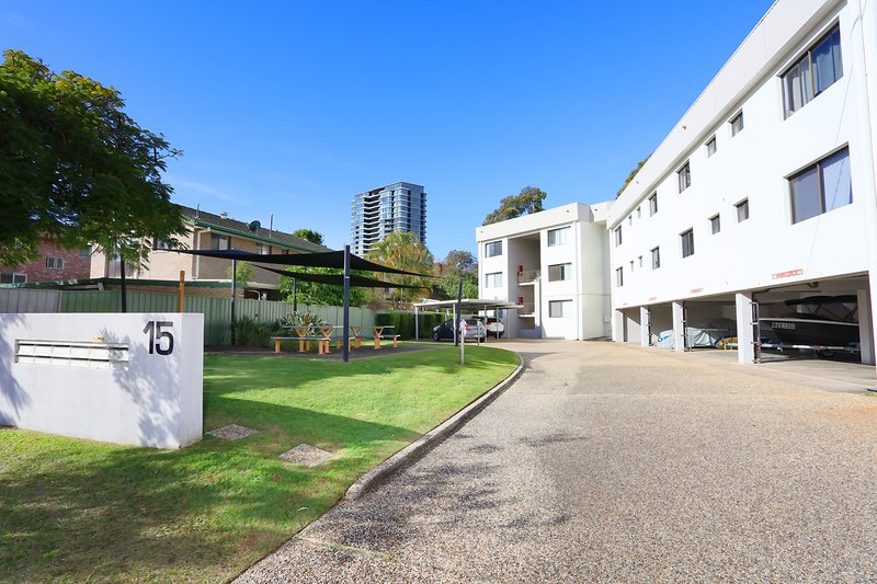 Photo - 10/15 Huth Street, Labrador QLD 4215 - Image 12