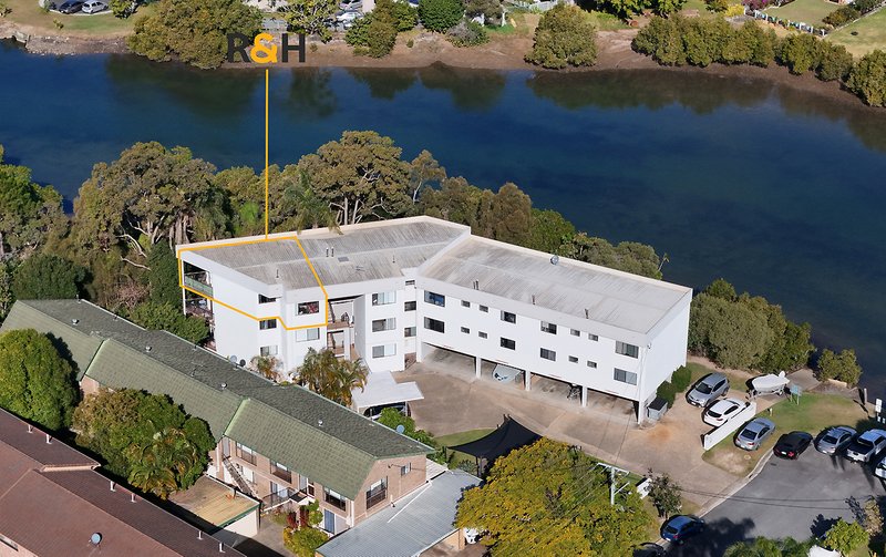 Photo - 10/15 Huth Street, Labrador QLD 4215 - Image 18