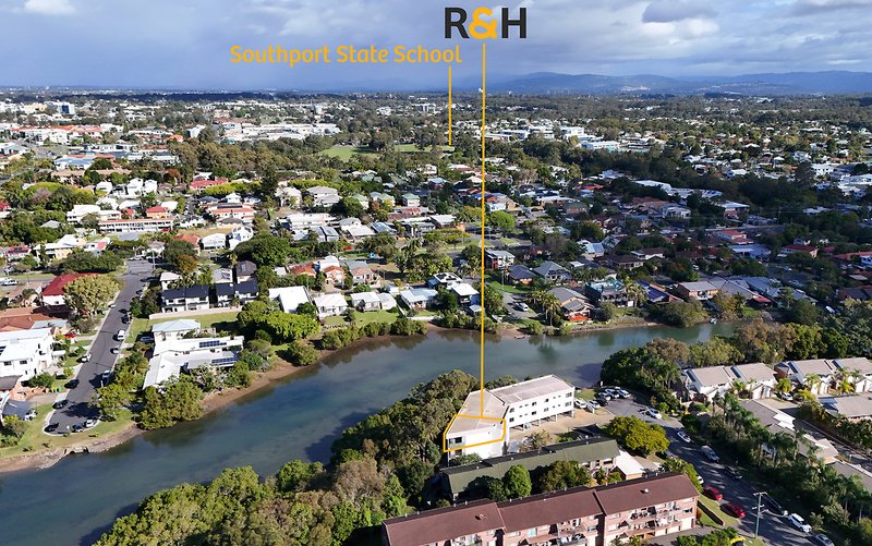 Photo - 10/15 Huth Street, Labrador QLD 4215 - Image 20