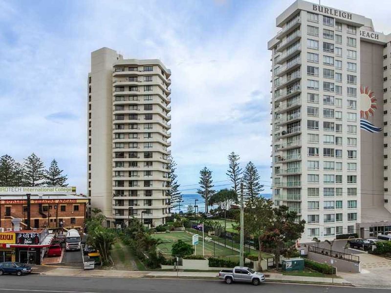 Photo - 1015/1 Ocean Street, Burleigh Heads QLD 4220 - Image 4