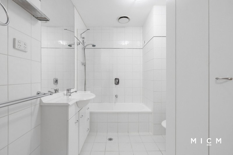 Photo - 1015/38 Bank Street, South Melbourne VIC 3205 - Image 7