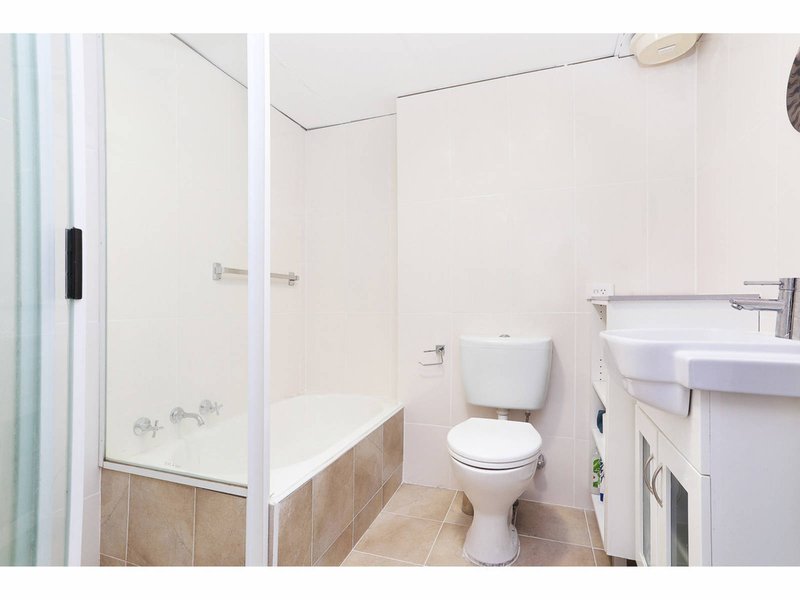 Photo - 10/16-18 Botany Street, Bondi Junction NSW 2022 - Image 5