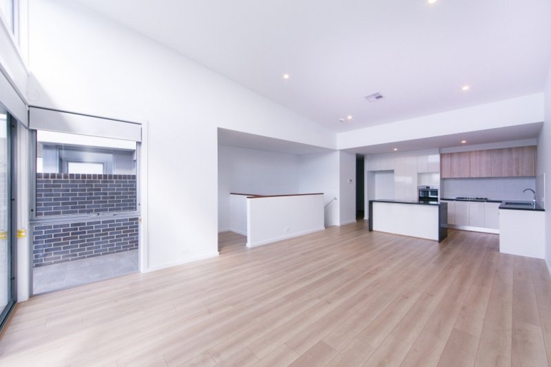 Photo - 10/16 Sellbach Street, Weston ACT 2611 - Image 2