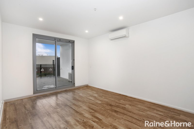 Photo - 101/64 Sahi Crescent, Roxburgh Park VIC 3064 - Image 2