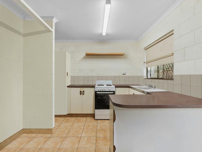 Photo - 10/17-19 Sandown Close, Woree QLD 4868 - Image 2