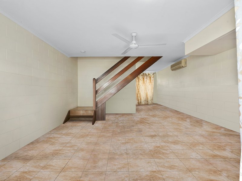 Photo - 10/17-19 Sandown Close, Woree QLD 4868 - Image 9