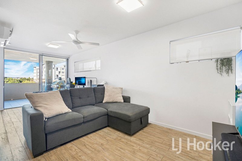 Photo - 10/17 Carl Street, Woolloongabba QLD 4102 - Image 3