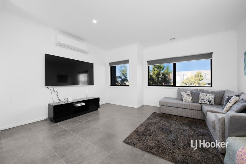 Photo - 1017 Edgars Road, Wollert VIC 3750 - Image 11