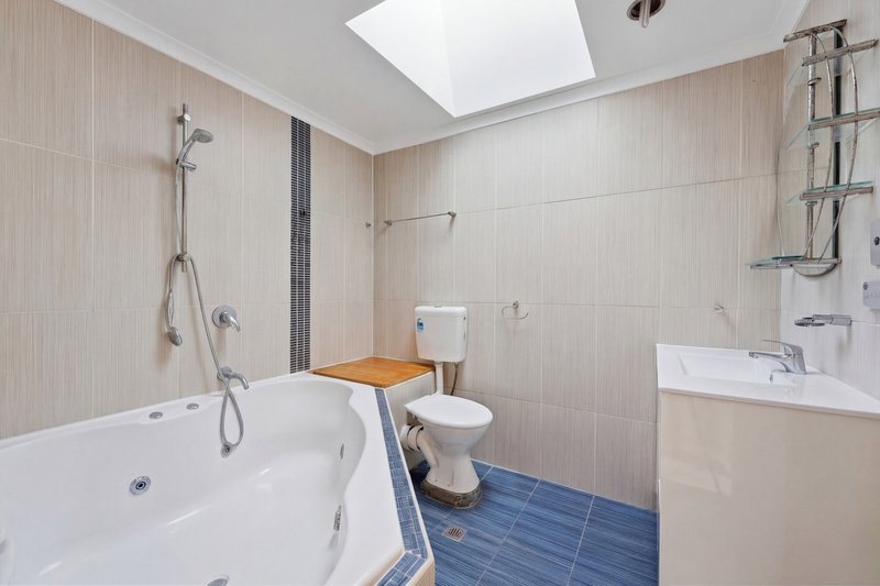 Photo - 10/17 Lachlan Street, Warwick Farm NSW 2170 - Image 5