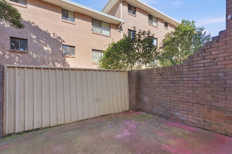 Photo - 10/17 Lachlan Street, Warwick Farm NSW 2170 - Image 7
