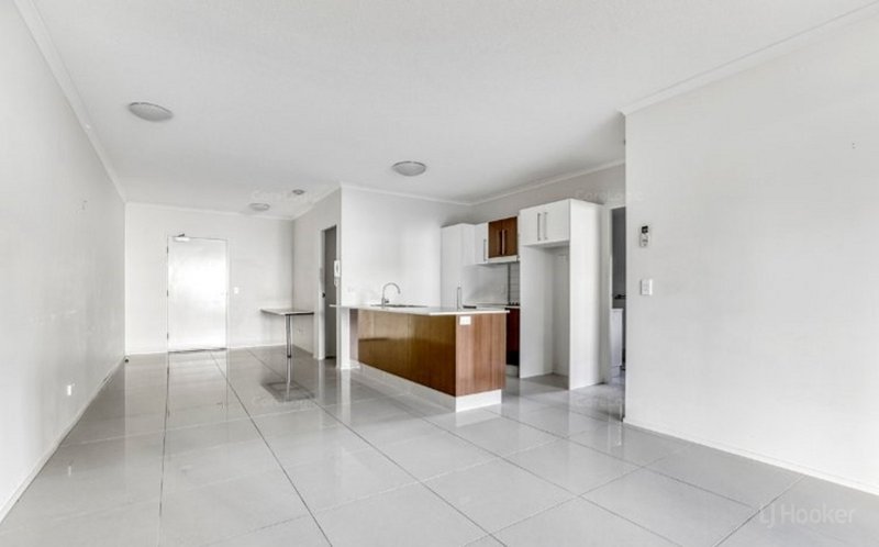 Photo - 10/171 Scarborough Street, Southport QLD 4215 - Image 2