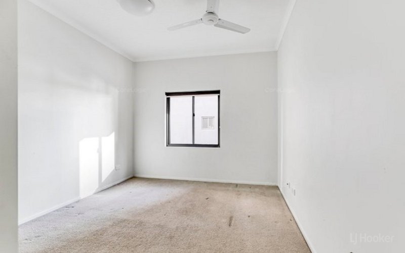 Photo - 10/171 Scarborough Street, Southport QLD 4215 - Image 7