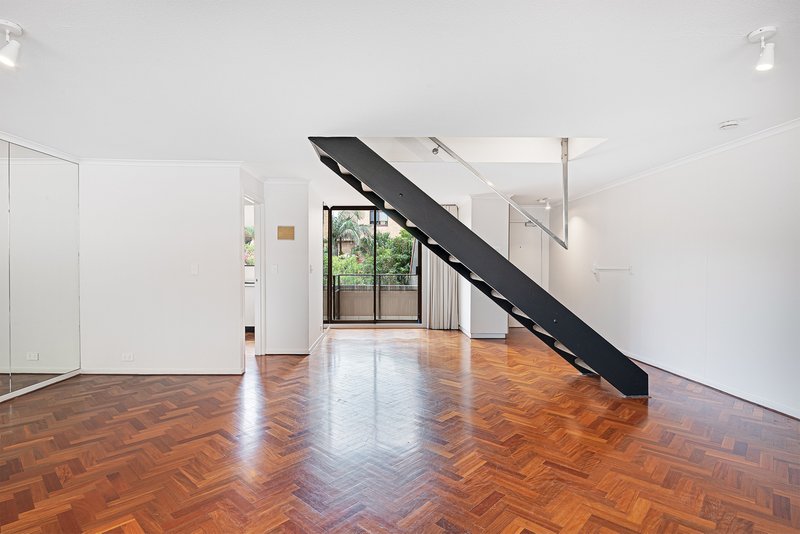 Photo - 1017/73 Victoria Street, Potts Point NSW 2011 - Image 2