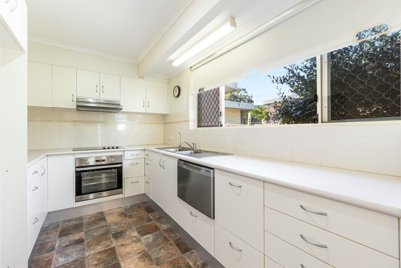 Photo - 10/17A Beach Street, Yamba NSW 2464 - Image 3