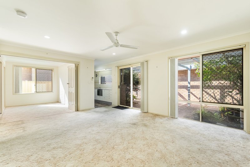 Photo - 10/17A Beach Street, Yamba NSW 2464 - Image 4